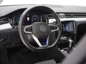 Volkswagen Passat (2022) thumbnail 17