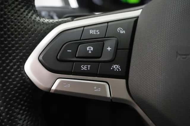 Volkswagen Passat (2022) thumbnail 22