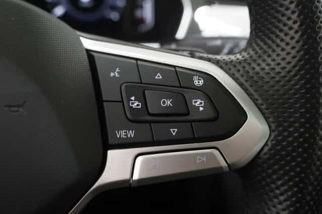Volkswagen Passat (2022) thumbnail 23