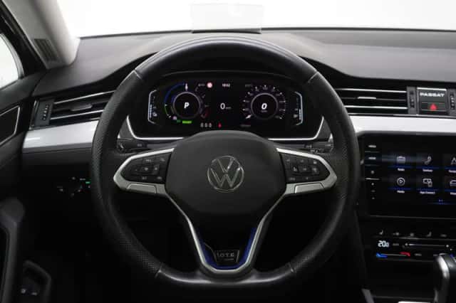 Volkswagen Passat (2022) thumbnail 36
