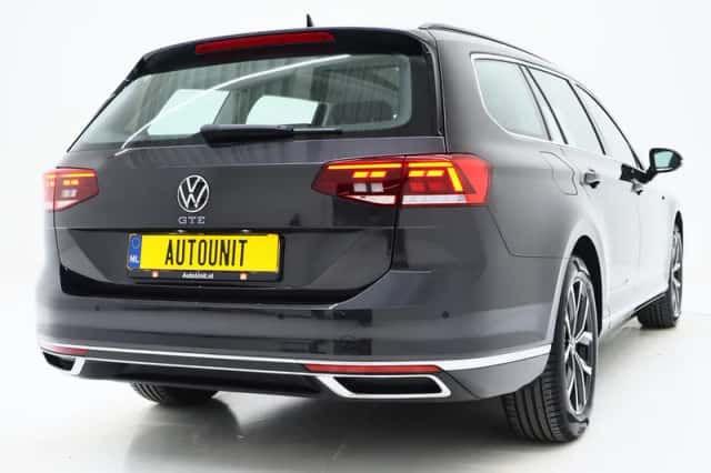 Volkswagen Passat (2022) thumbnail 9
