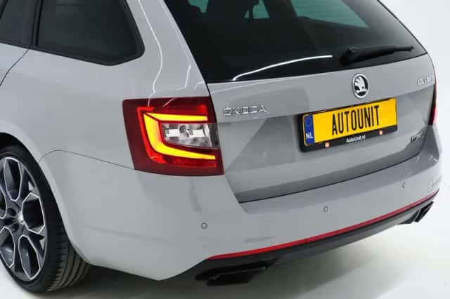 Škoda Octavia (2018) thumbnail 14