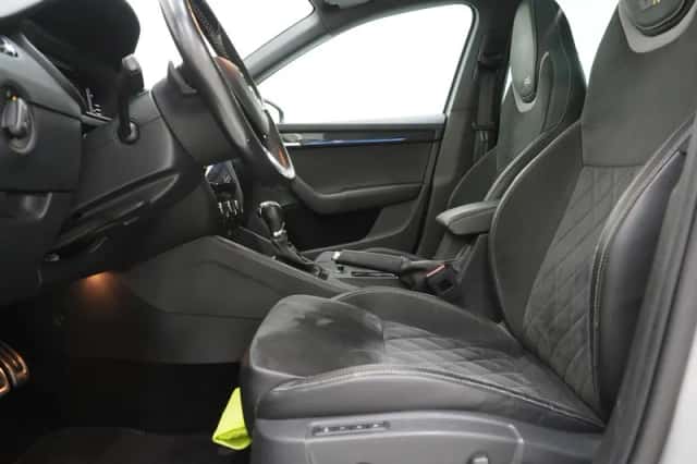 Škoda Octavia (2018) thumbnail 17