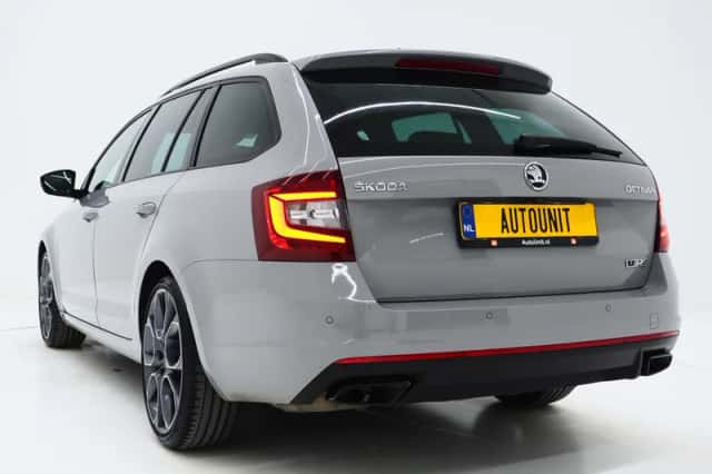 Škoda Octavia (2018) thumbnail 3