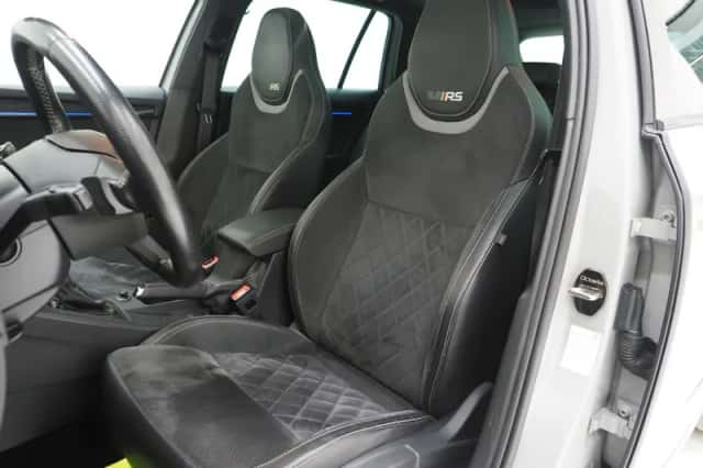 Škoda Octavia (2018) thumbnail 4