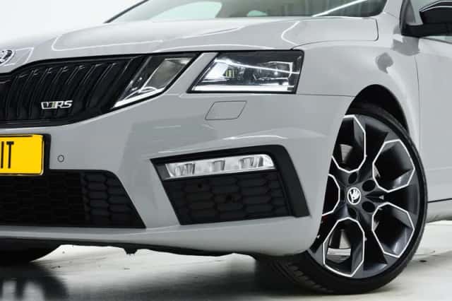 Škoda Octavia (2018) thumbnail 6