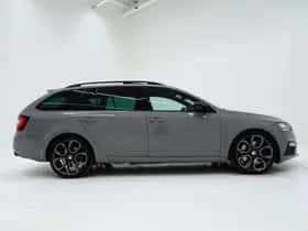 Škoda Octavia (2018) thumbnail 10