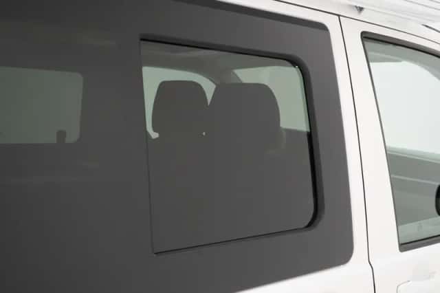Volkswagen California (2020) thumbnail 25