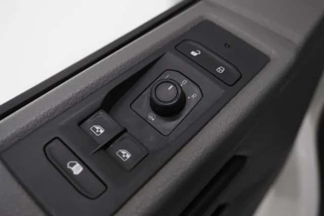Volkswagen California (2020) thumbnail 29
