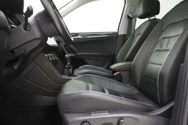 Volkswagen Tiguan (2019) thumbnail 16