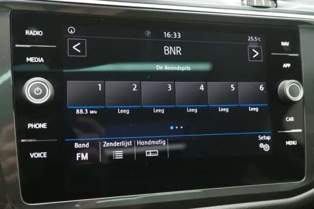 Volkswagen Tiguan (2019) thumbnail 28