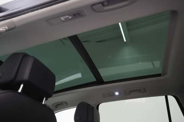 Volkswagen Tiguan (2019) thumbnail 38