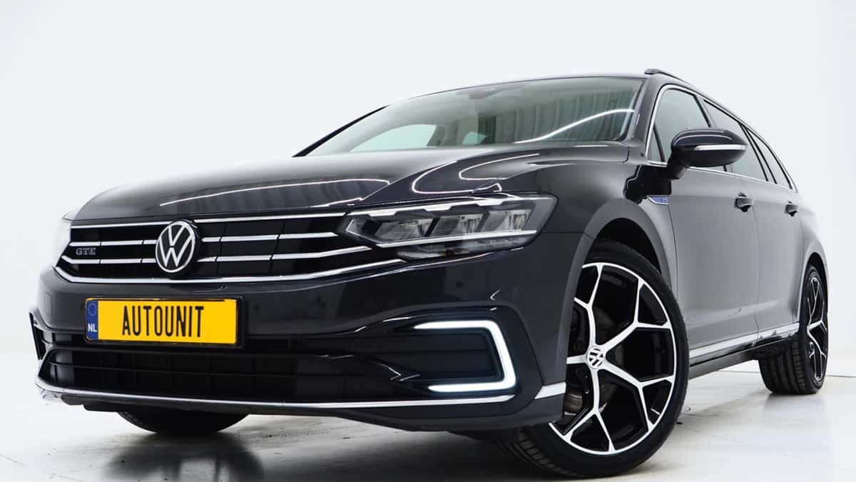 Volkswagen Passat (2021) — foto 1