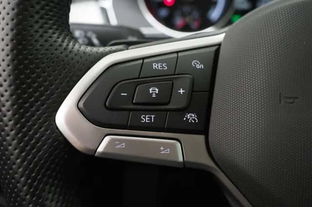 Volkswagen Passat (2021) thumbnail 21