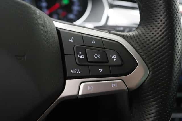 Volkswagen Passat (2021) thumbnail 22