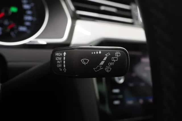 Volkswagen Passat (2021) thumbnail 23