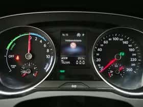 Volkswagen Passat (2021) thumbnail 24