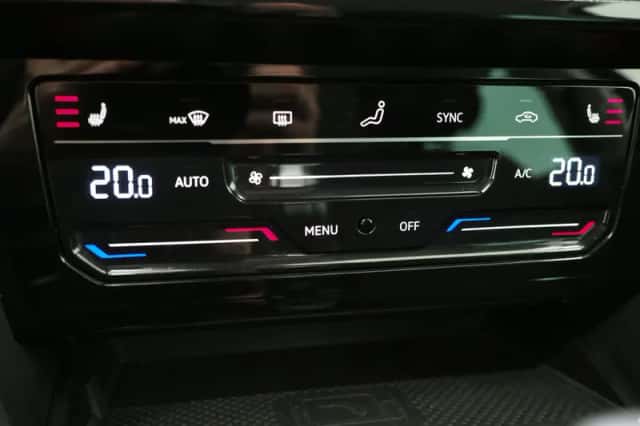 Volkswagen Passat (2021) thumbnail 31