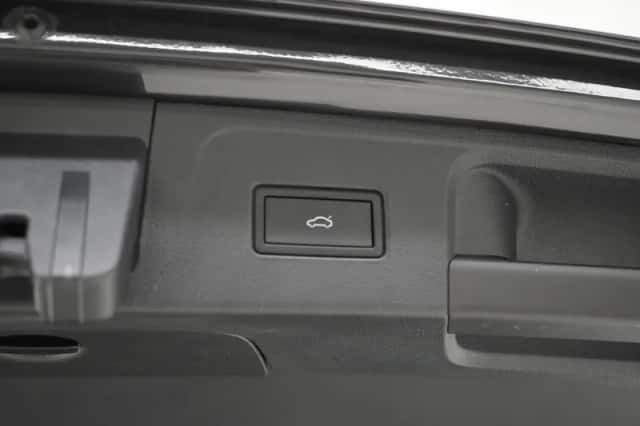 Volkswagen Passat (2021) thumbnail 37