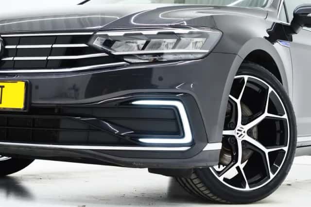 Volkswagen Passat (2021) thumbnail 6