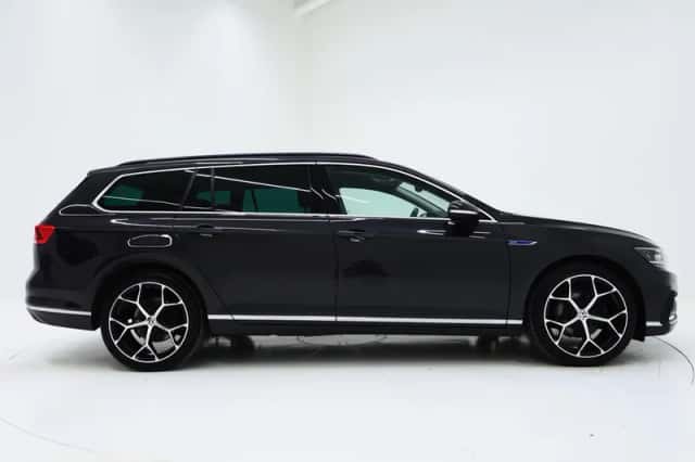 Volkswagen Passat (2021) thumbnail 10
