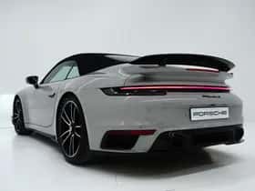 Porsche 911 (2023) thumbnail 2