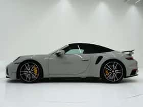 Porsche 911 (2023) thumbnail 4