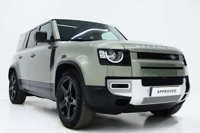 Land Rover Defender (2021) thumbnail 11