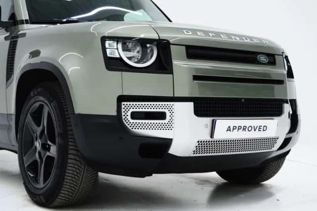 Land Rover Defender (2021) thumbnail 12