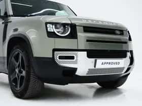 Land Rover Defender (2021) thumbnail 12
