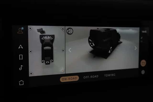 Land Rover Defender (2021) thumbnail 26