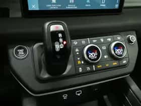 Land Rover Defender (2021) thumbnail 29