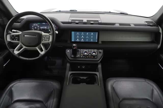 Land Rover Defender (2021) thumbnail 5