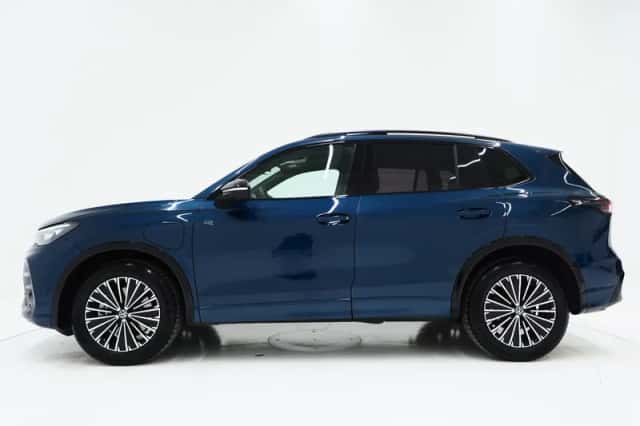 Volkswagen Tiguan (2025) thumbnail 2