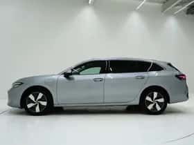 Volkswagen Passat (2024) thumbnail 2