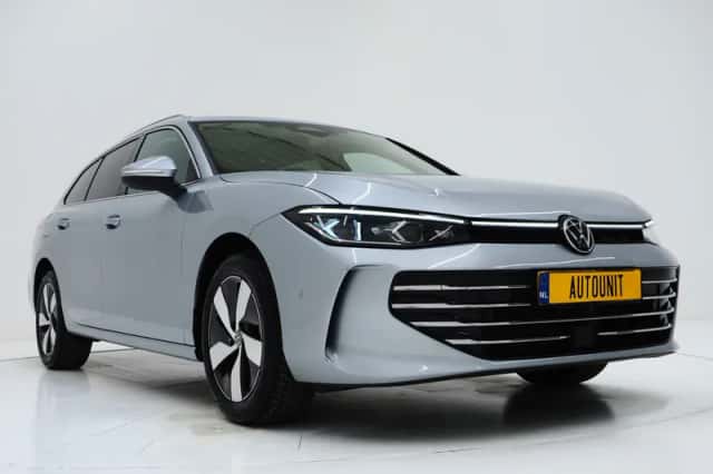 Volkswagen Passat (2024) thumbnail 11