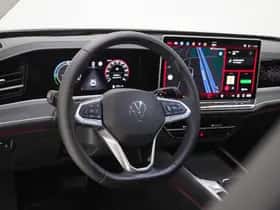 Volkswagen Passat (2024) thumbnail 18
