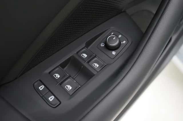 Volkswagen Passat (2024) thumbnail 20