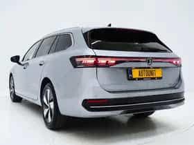 Volkswagen Passat (2024) thumbnail 3
