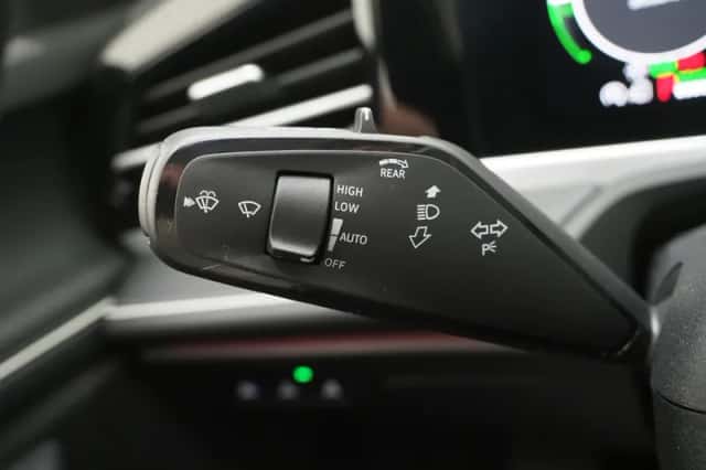 Volkswagen Passat (2024) thumbnail 24