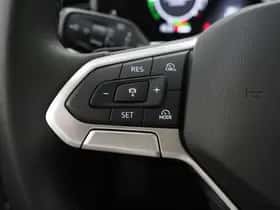 Volkswagen Passat (2024) thumbnail 25