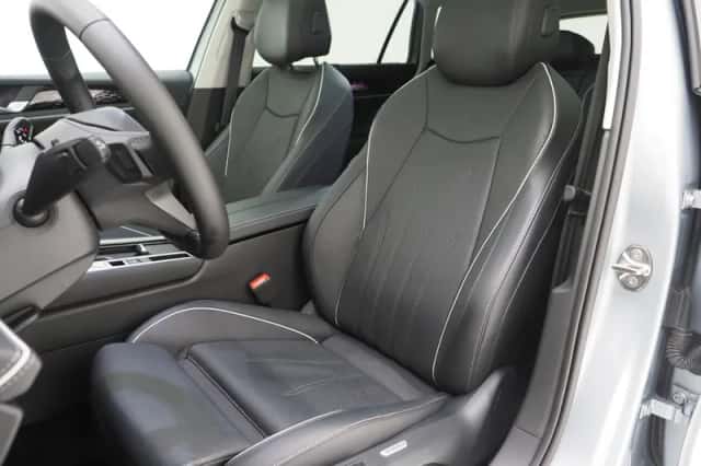 Volkswagen Passat (2024) thumbnail 4