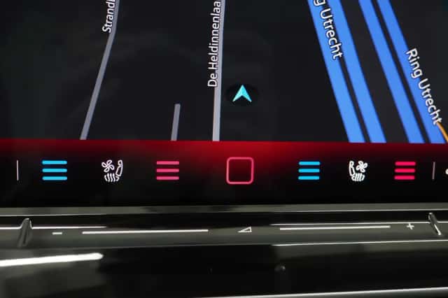 Volkswagen Passat (2024) thumbnail 31
