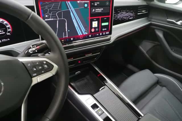 Volkswagen Passat (2024) thumbnail 43