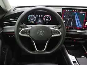 Volkswagen Passat (2024) thumbnail 46