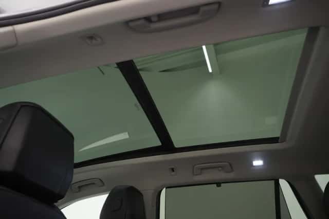 Volkswagen Passat (2024) thumbnail 48