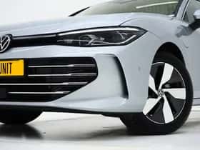 Volkswagen Passat (2024) thumbnail 6