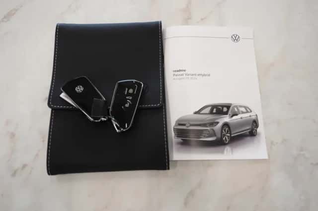 Volkswagen Passat (2024) thumbnail 8