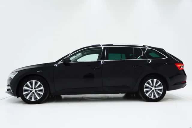 Škoda Superb (2022) thumbnail 2