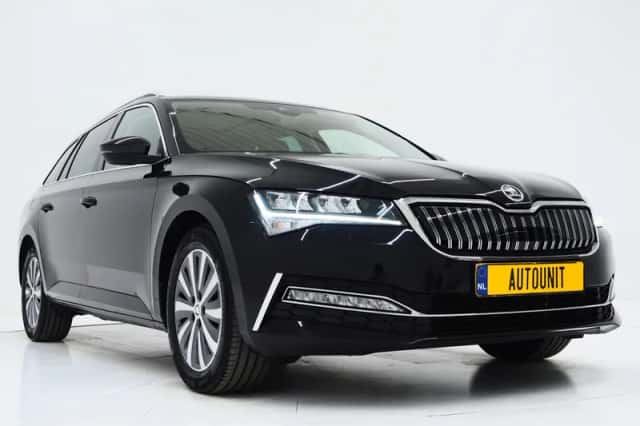 Škoda Superb (2022) thumbnail 11